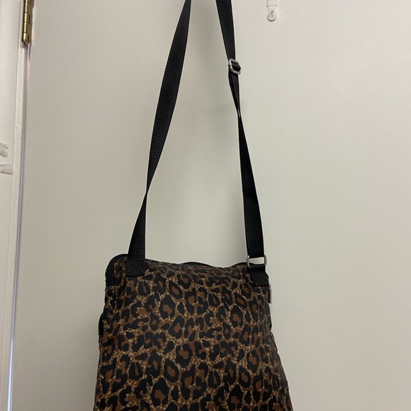 Baggallini leopard crossbody bag purse.‎ - Picture 2 of 6
